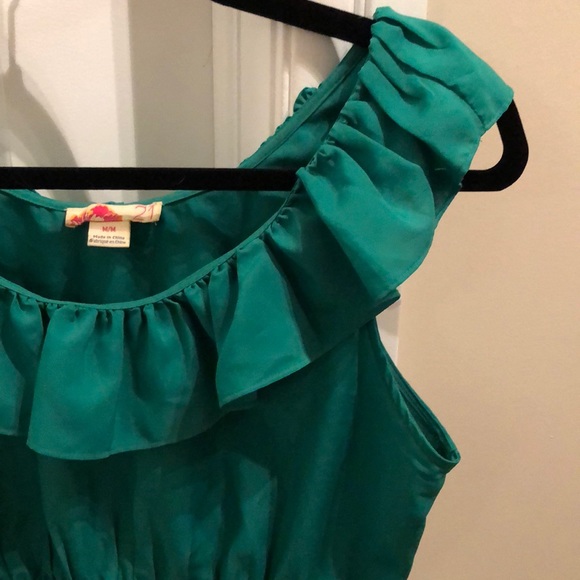 Ruffled green blouse - Picture 2 of 5